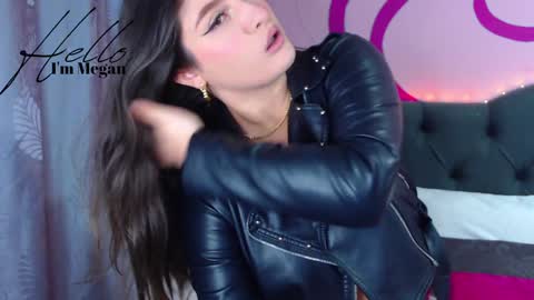 Im Megan Please do not demand a show without first tiping  Thank you online show from December 31, 6:37 am