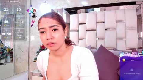 Snapshot of megannherrera chatting on December 14, 1:05 pm Megan online show from December 14, 1:05 pm