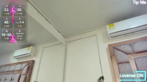 Snapshot of megannherrera chatting on March 2, 6:37 pm Megan online show from March 2, 6:37 pm