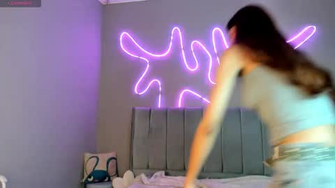 Snapshot of meganpeach_ chatting on December 1, 12:32 pm meganpeach_ online show from December 1, 12:32 pm