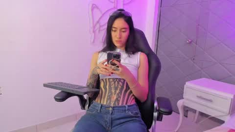 Snapshot of meganpresleyy chatting on May 18, 6:08 am Megan Presley online show from May 18, 6:08 am