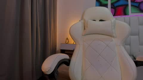 Megan Queen online show from April 17, 1:03 pm