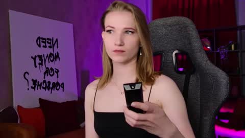 Snapshot of meganrodgers chatting on May 5, 9:01 pm megan online show from May 5, 9:01 pm