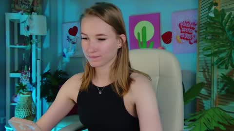 Snapshot of meganrodgers chatting on May 26, 5:42 pm megan online show from May 26, 5:42 pm