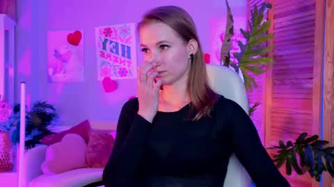 Snapshot of meganrodgers chatting on July 18, 8:56 pm megan online show from July 18, 8:56 pm