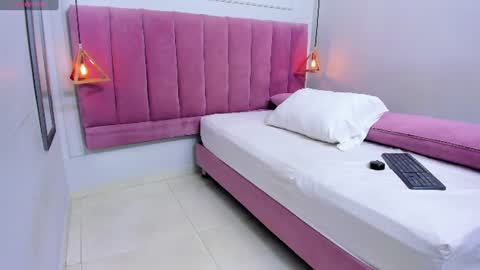 Snapshot of megansaenz_1 chatting on June 22, 7:33 pm Megan online show from June 22, 7:33 pm
