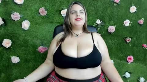 Snapshot of megatitts_ chatting on September 23, 7:17 pm megatitts_ online show from September 23, 7:17 pm