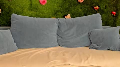 Snapshot of megatitts_ chatting on October 7, 7:22 pm megatitts_ online show from October 7, 7:22 pm