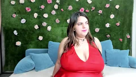 Snapshot of megatitts_ chatting on October 8, 7:33 pm megatitts_ online show from October 8, 7:33 pm