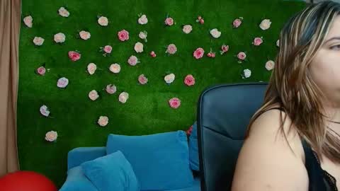 Snapshot of megatitts_ chatting on November 3, 7:59 pm megatitts_ online show from November 3, 7:59 pm