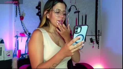 Snapshot of meggan_greey chatting on December 9, 1:24 pm Your best slave online show from December 9, 1:24 pm