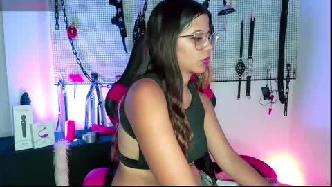 Snapshot of meggan_greey chatting on December 10, 11:22 am Your best slave online show from December 10, 11:22 am