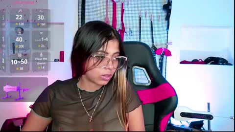 Snapshot of meggan_greey chatting on January 3, 11:33 pm Your best slave online show from January 3, 11:33 pm