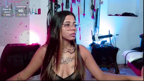 Snapshot of meggan_greey chatting on January 6, 10:37 pm Your best slave online show from January 6, 10:37 pm