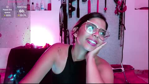 Snapshot of meggan_greey chatting on January 9, 8:44 pm Your best slave online show from January 9, 8:44 pm