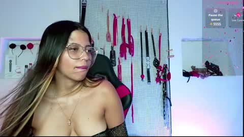 Snapshot of meggan_greey chatting on January 14, 10:23 pm Your best slave online show from January 14, 10:23 pm