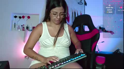 Snapshot of meggan_greey chatting on January 20, 12:25 am Your best slave online show from January 20, 12:25 am