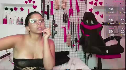 Snapshot of meggan_greey chatting on March 4, 12:07 am Your best slave online show from March 4, 12:07 am