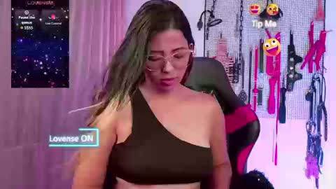 Snapshot of meggan_greey chatting on September 13, 9:58 pm Your best slave online show from September 13, 9:58 pm