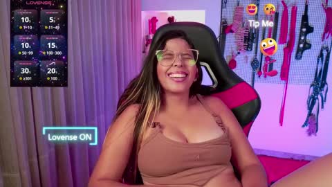 Snapshot of meggan_greey chatting on September 29, 4:23 pm Your best slave online show from September 29, 4:23 pm