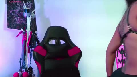 Snapshot of meggan_greey chatting on November 16, 10:26 pm Your best slave online show from November 16, 10:26 pm