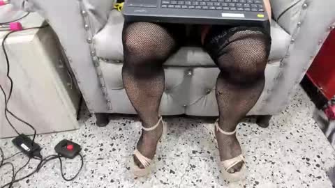 meggancurvy online show from December 20, 1:34 am