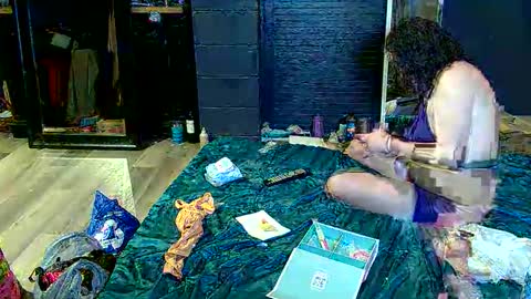 Snapshot of meghanhanx chatting on December 14, 1:00 am meghan online show from December 14, 1:00 am