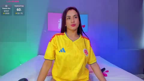 Snapshot of meghanmaslow chatting on June 23, 7:01 pm Julieta online show from June 23, 7:01 pm