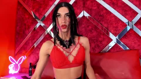 meghanqueen__ online show from April 19, 5:29 am