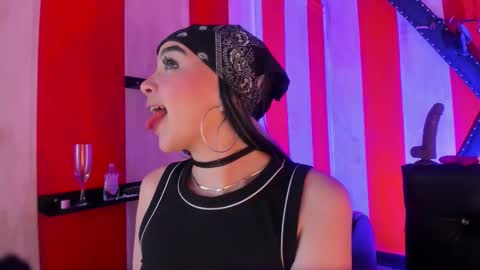 MEIVIS online show from March 13, 9:21 pm