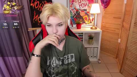 Snapshot of mekurisu chatting on March 1, 1:11 am mekurisu online show from March 1, 1:11 am