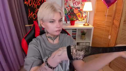 Snapshot of mekurisu chatting on March 3, 7:32 am mekurisu online show from March 3, 7:32 am