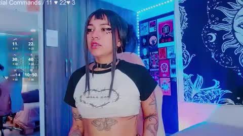 Snapshot of mel_dahlia chatting on January 29, 4:08 pm Melissa - - Please help me to reach 100 thumbs up online show from January 29, 4:08 pm