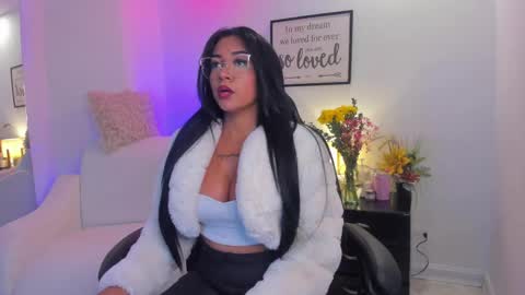 Snapshot of melan_owen chatting on May 24, 11:04 am melan_owen online show from May 24, 11:04 am