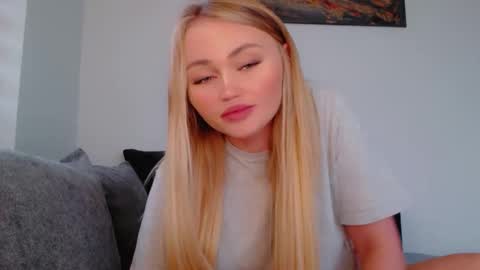 Melania online show from November 4, 12:37 pm