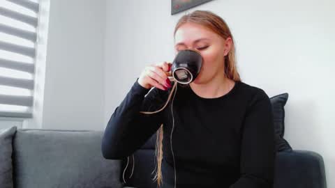 Melania online show from January 6, 12:09 pm