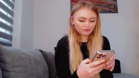 Melania online show from January 8, 1:24 pm