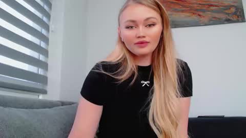 Melania online show from February 15, 7:38 am