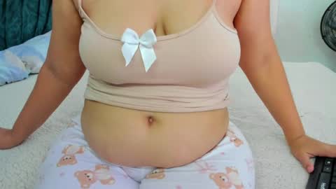 Snapshot of melani_dreamss1 chatting on June 15, 2:52 pm Melani online show from June 15, 2:52 pm