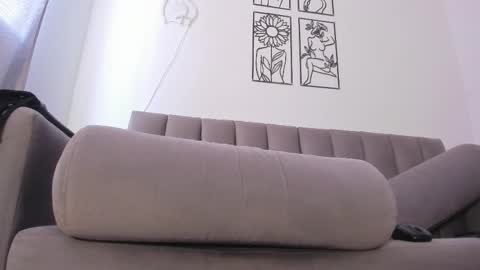 Snapshot of melani_greyy chatting on October 28, 9:17 pm melani greyy online show from October 28, 9:17 pm