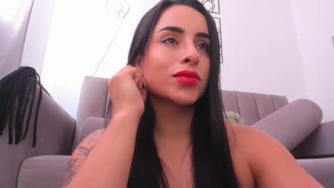 Snapshot of melani_greyy chatting on November 1, 8:33 pm melani greyy online show from November 1, 8:33 pm