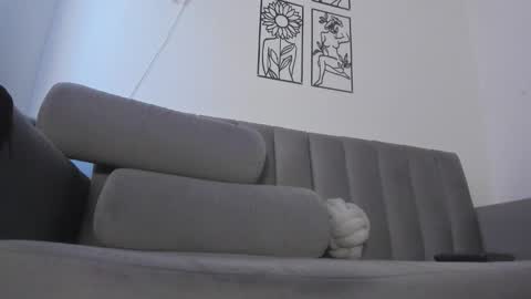 Snapshot of melani_greyy chatting on November 12, 9:25 pm melani greyy online show from November 12, 9:25 pm