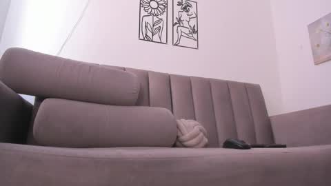 Snapshot of melani_greyy chatting on November 13, 8:19 pm melani greyy online show from November 13, 8:19 pm