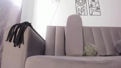 Snapshot of melani_greyy chatting on November 14, 9:35 pm melani greyy online show from November 14, 9:35 pm