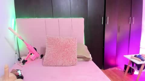 Snapshot of melani_xc chatting on December 2, 5:26 pm MELANI - online show from December 2, 5:26 pm