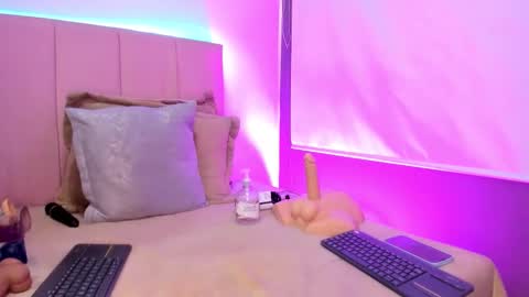 MELANI - online show from February 11, 2:33 pm