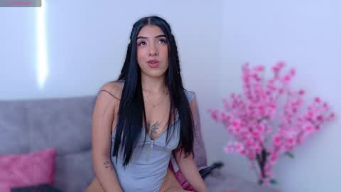 Snapshot of melanie_bianco chatting on April 29, 9:10 pm Melanie online show from April 29, 9:10 pm