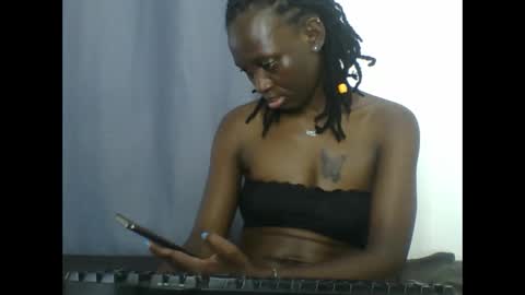 Snapshot of melanie_goddesss chatting on September 11, 6:19 pm milly online show from September 11, 6:19 pm