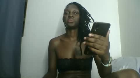 Snapshot of melanie_goddesss chatting on September 29, 6:35 pm milly online show from September 29, 6:35 pm