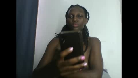 Snapshot of melanie_goddesss chatting on October 14, 6:47 am milly online show from October 14, 6:47 am